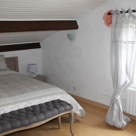Villa Charming With Superb Swimming Pool And Standing View