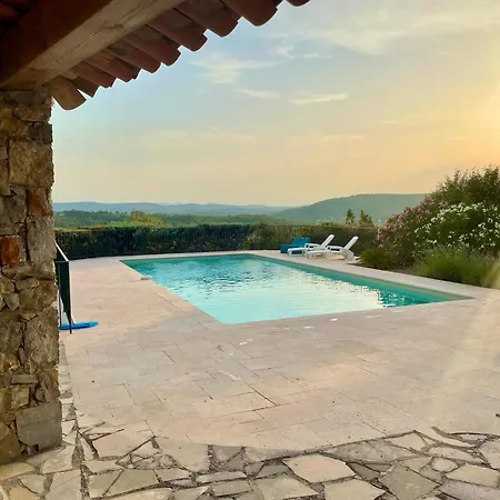 Charming With Superb Swimming Pool And Standing View Villa *
